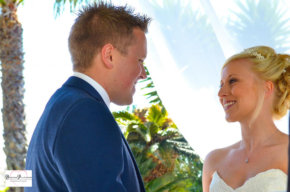 NICOLA & GARY wedding photo 4