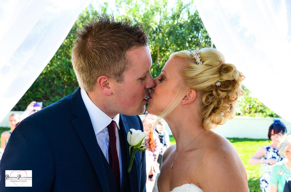 NICOLA & GARY wedding photo 5